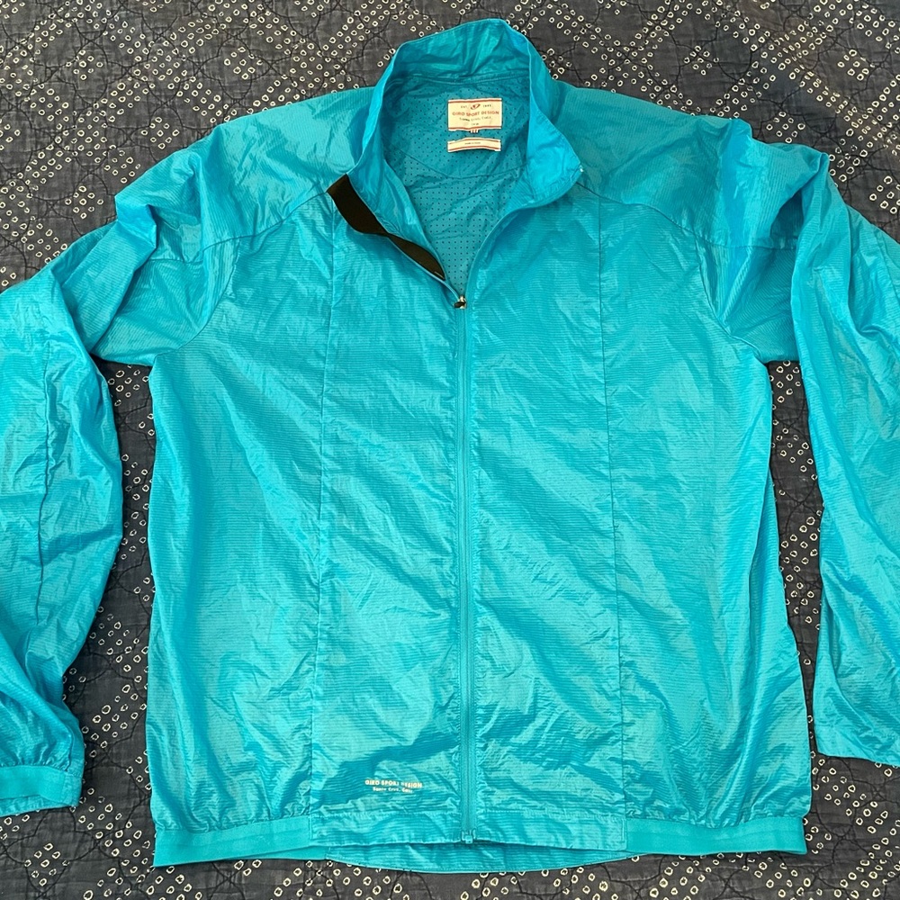 Giro men’s large packable wind jacket.